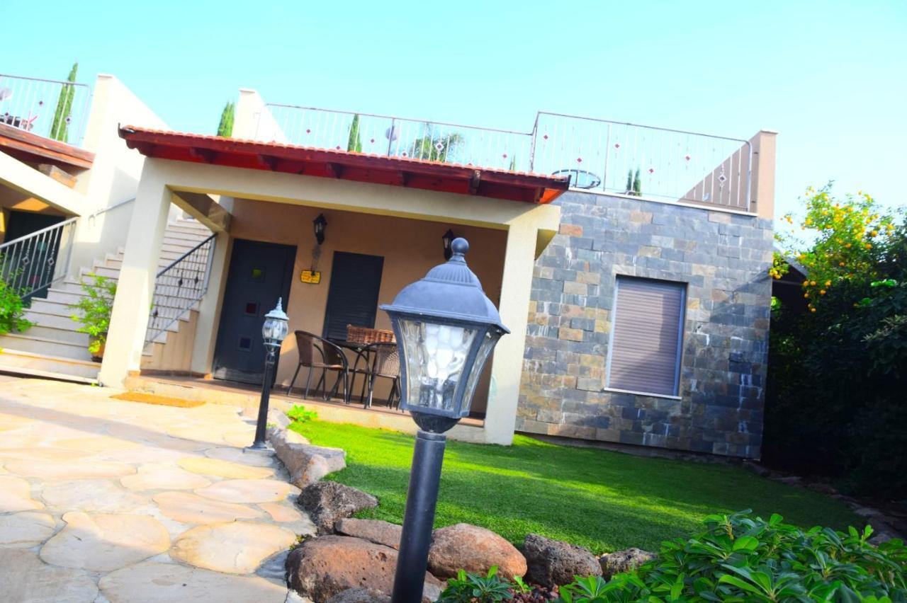 Tenebagolan Suites Zimmers Had Nes Ngoại thất bức ảnh