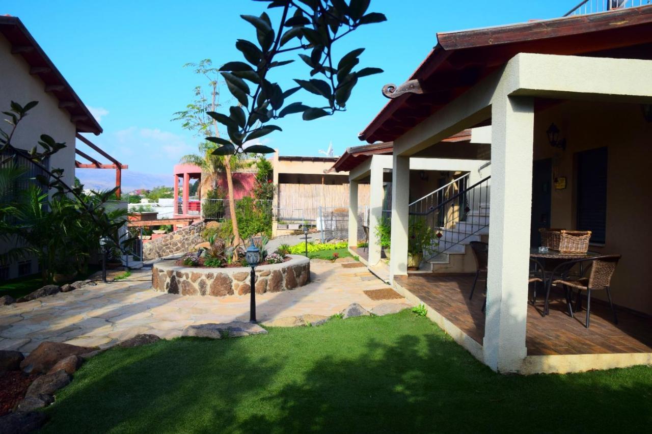Tenebagolan Suites Zimmers Had Nes Ngoại thất bức ảnh
