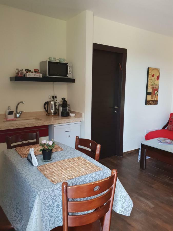 Tenebagolan Suites Zimmers Had Nes Ngoại thất bức ảnh