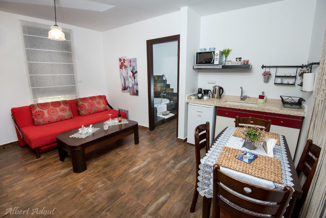 Tenebagolan Suites Zimmers Had Nes Ngoại thất bức ảnh